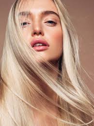 Blonde, Reimagined: How Light Hair Became a Language of Self-Trust and Modern Beauty